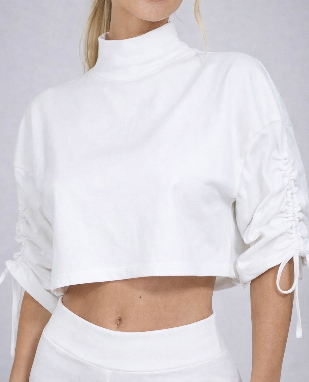 HIGH NECK STRAIGHT TOP