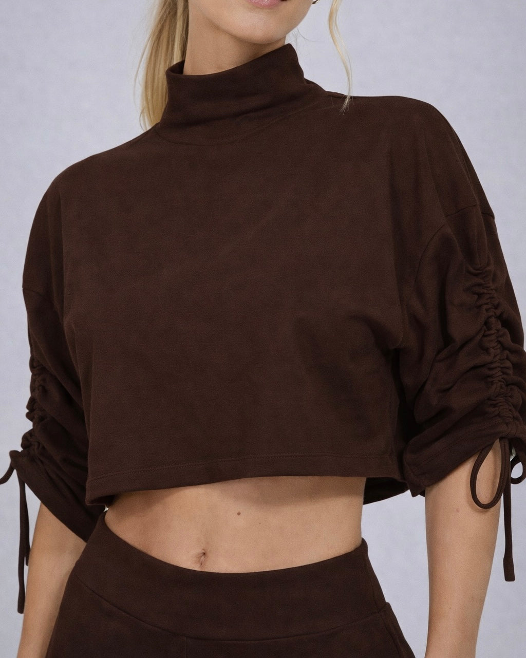 HIGH NECK STRAIGHT TOP